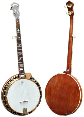 Lowell Levinger's 1933 Gibson RB-1 "Mastertone" banjo was stolen in 1966 and recovered in 2009. 