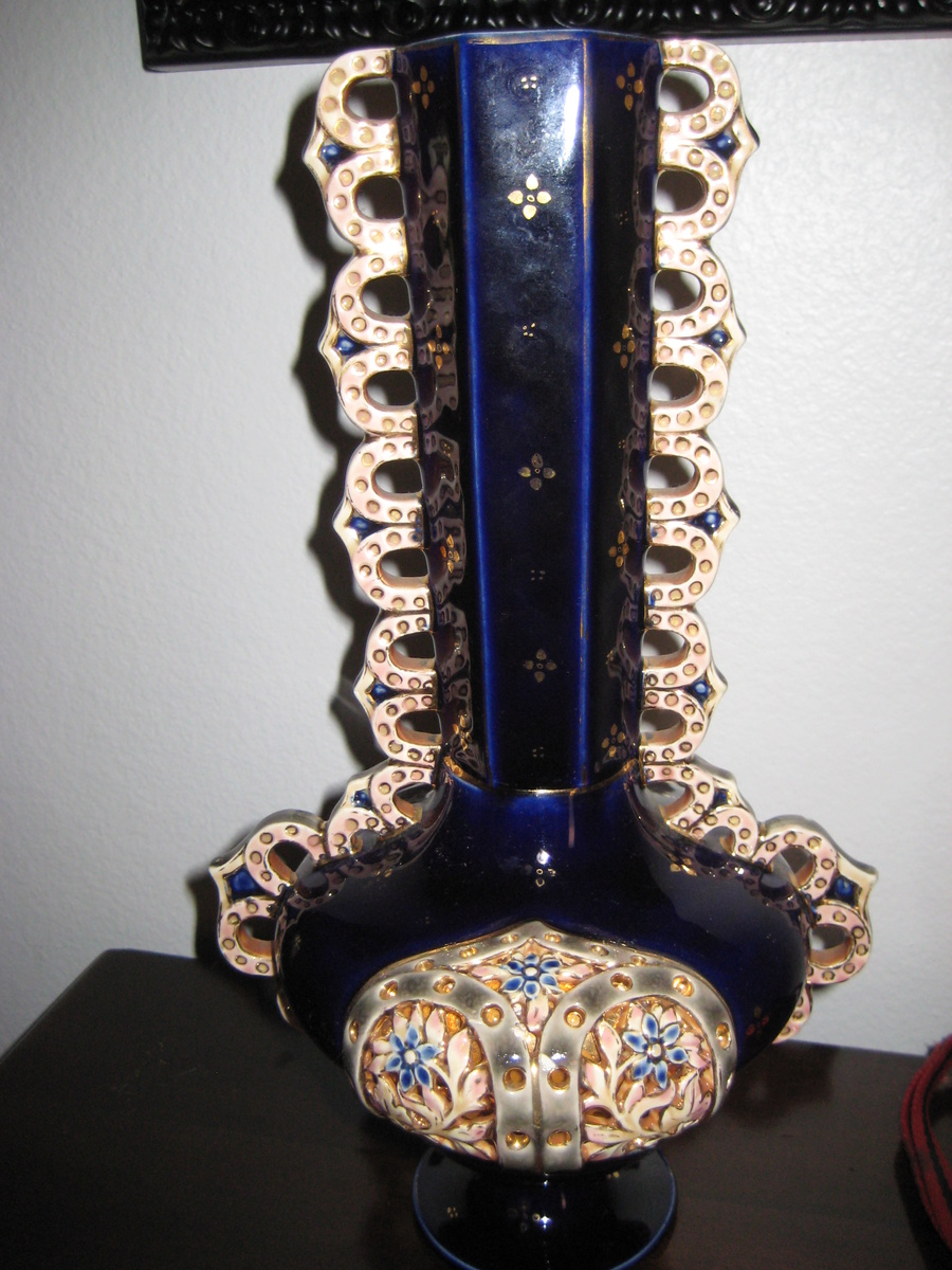 Unknown piece - Art Pottery