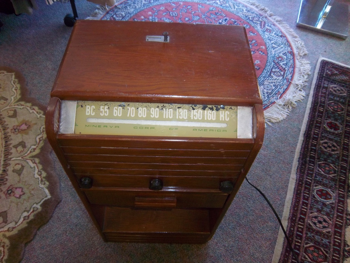 minerva coin operated radio