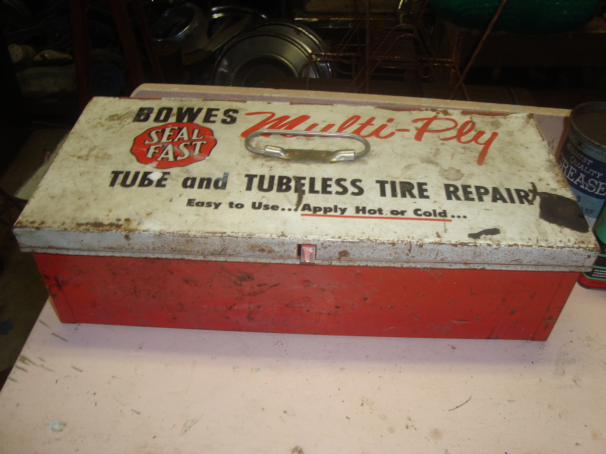 more stuff for my garage  - Petroliana
