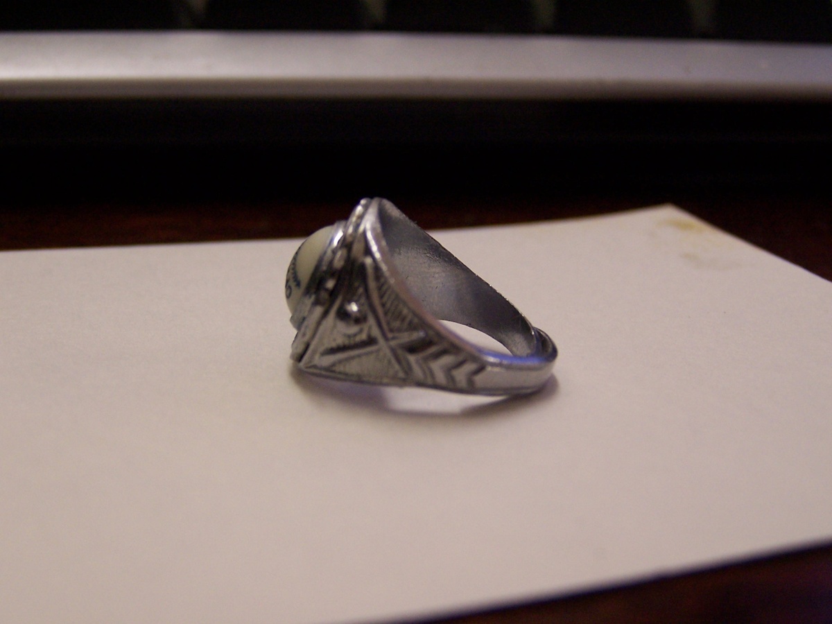 Knot Hole Lou Gehrig Baseball Ring