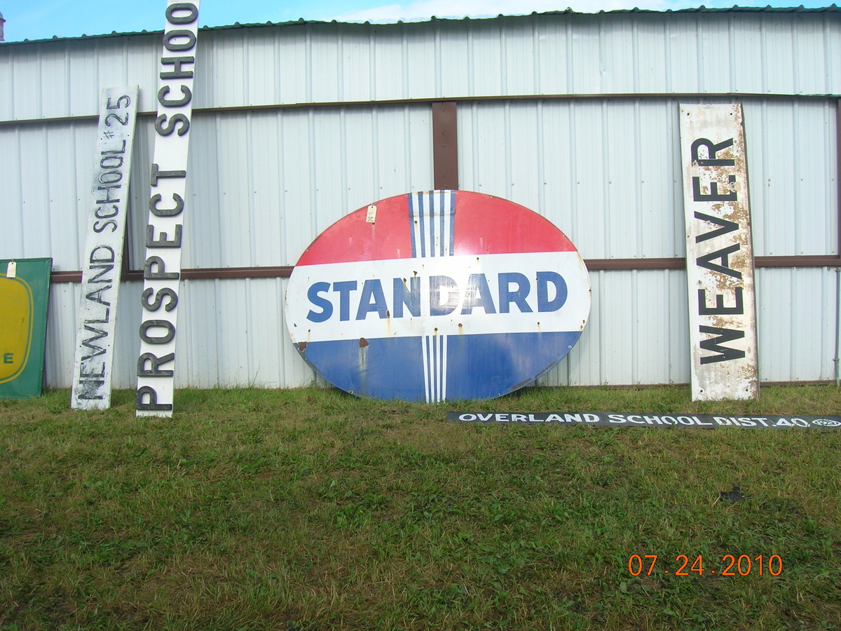 Standard oil sign - Petroliana