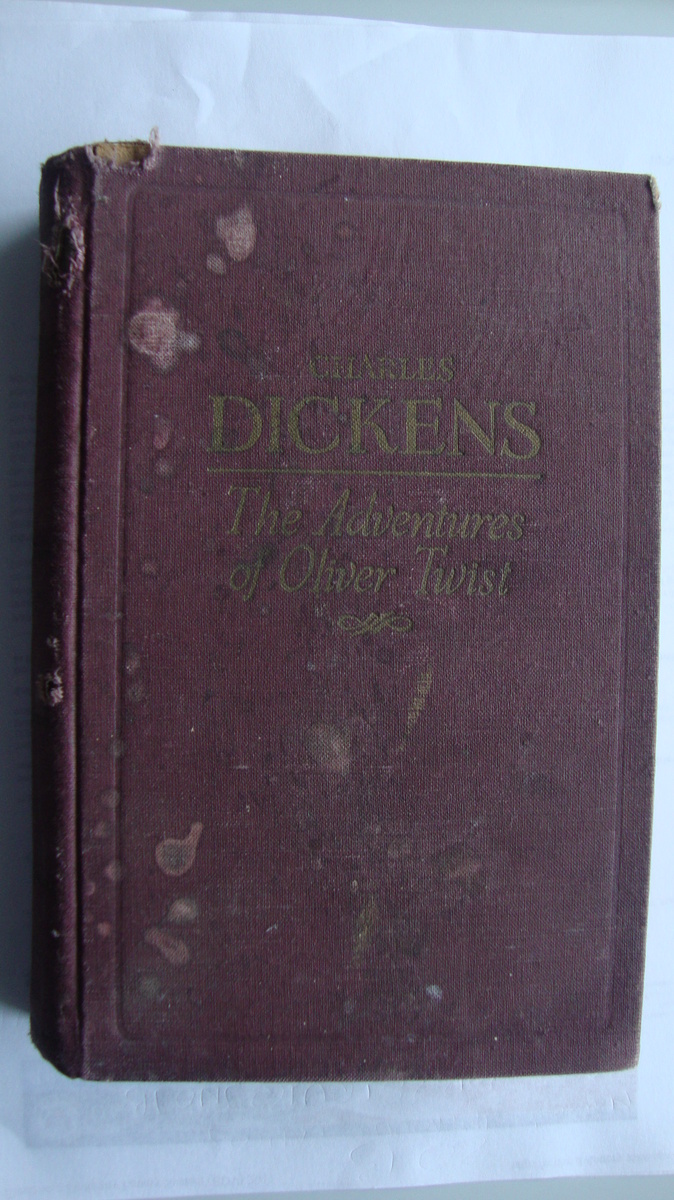 The Adventures of Oliver Twist-Charles Dickens - Books