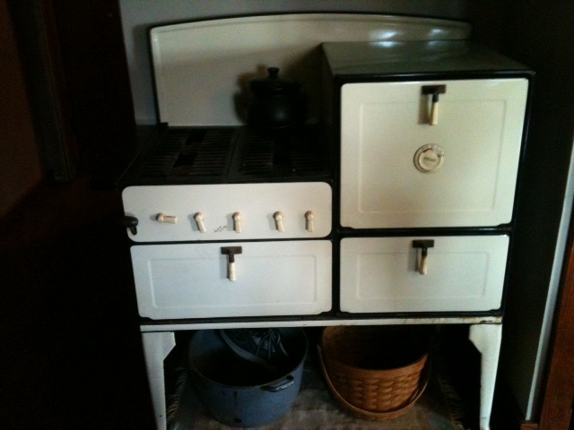 PREWAY STOVE ENAMEL OVER CASTIRON - Kitchen
