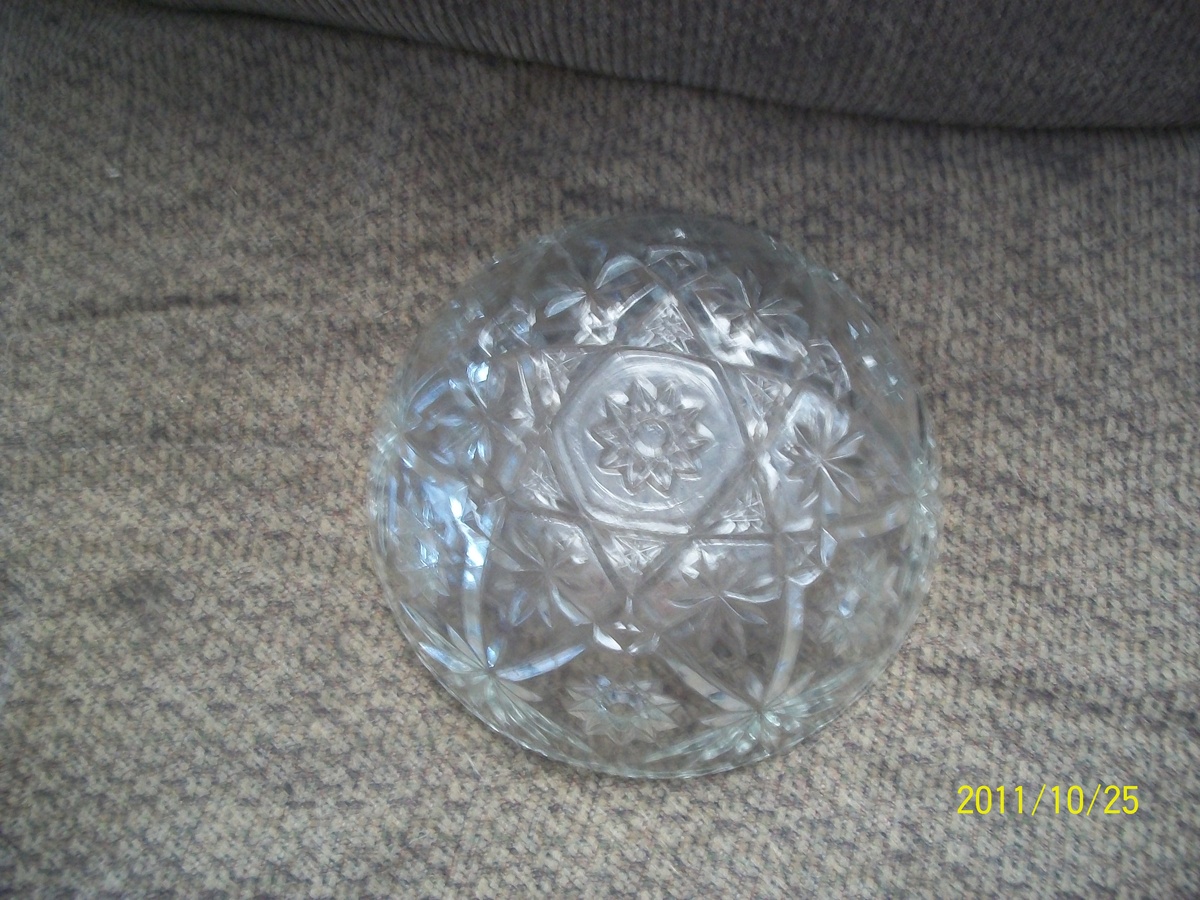 I found these glass bowls  in my house that I move into..what are they and what can you tell me of them? Thank you