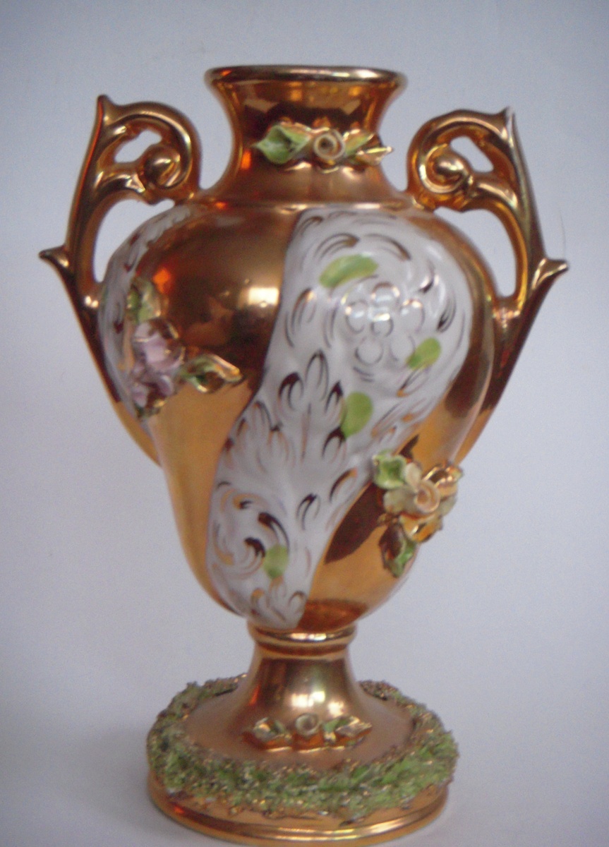 Does anyone recognize this mark? Italian Rococo pottery 2 handled vase