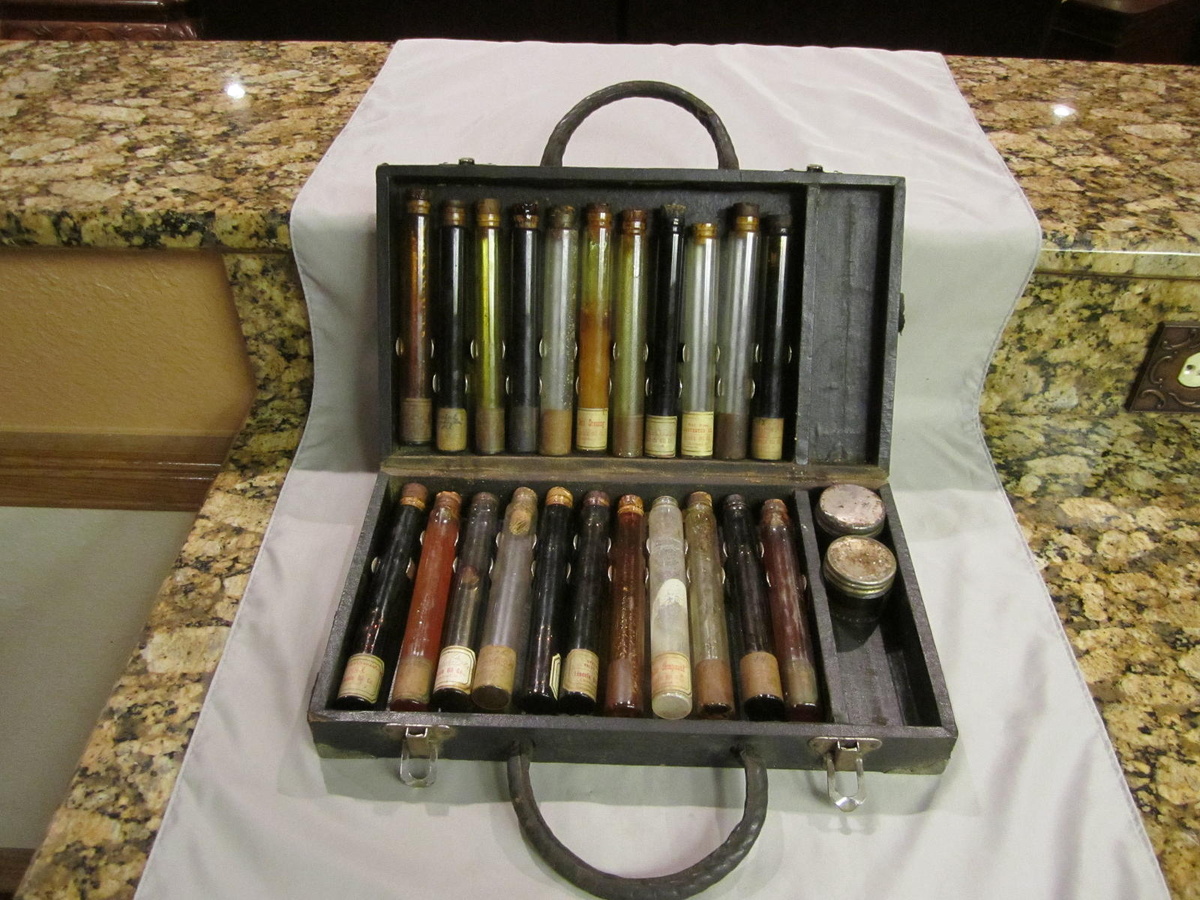 Lincoln Oil Co. Salesman Sample Case