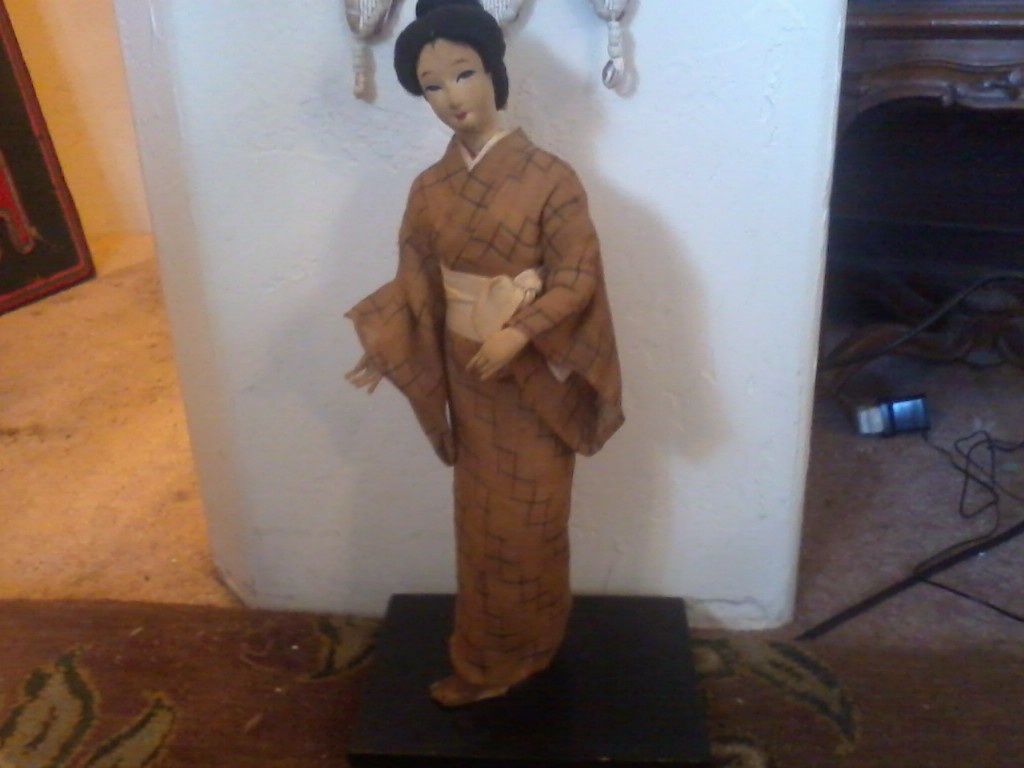 Japanese Geisha Doll,17", Cloth and Canvas, humble, perhaps old or wartime?