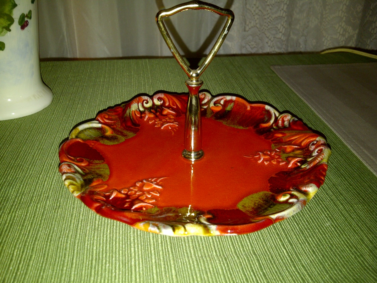 1962 Florentine california nut tray