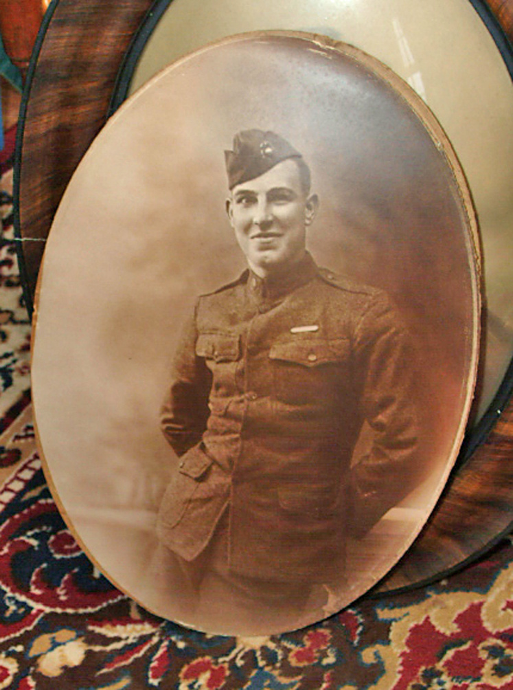 Oval framed Soldier beautiful