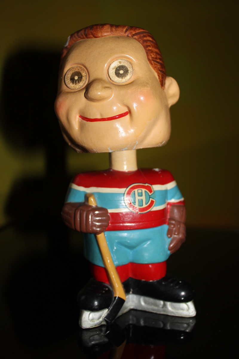 vintage 1960's Montreal Canadians Bobble head blinker