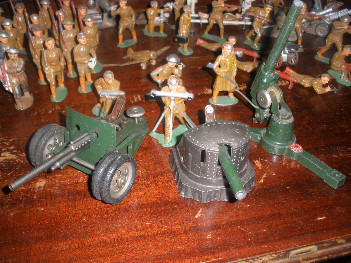Astra guns 1940s. Diecast and pressed steel with cap fireing mechanisms.  - Action Figures