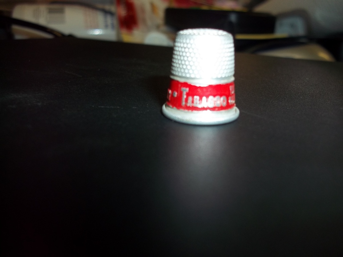 MINISCULE ADVERTISING THIMBLE - Advertising
