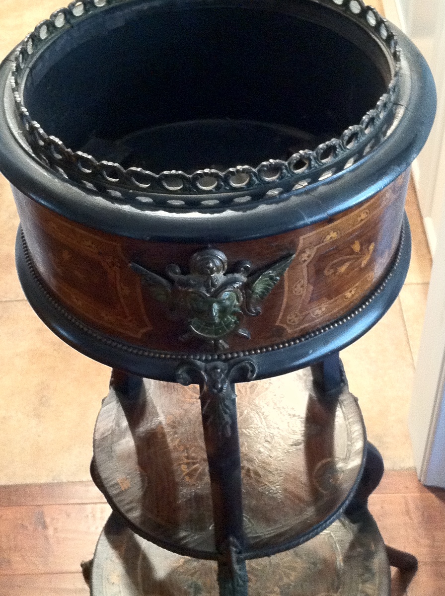 Art nouveau plant stand?