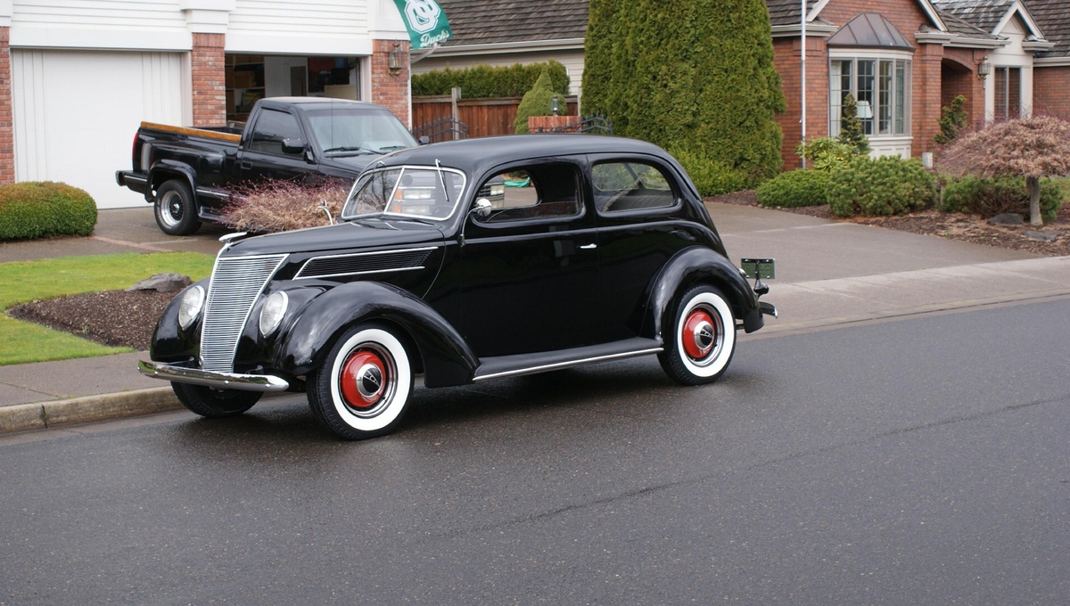1937 Ford - Classic Cars
