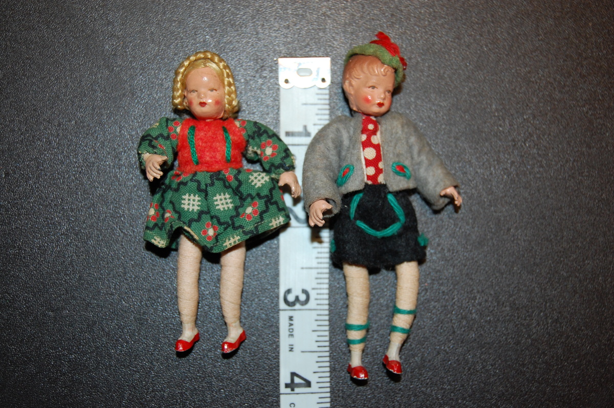 Bavarian miniature dolls - Dolls