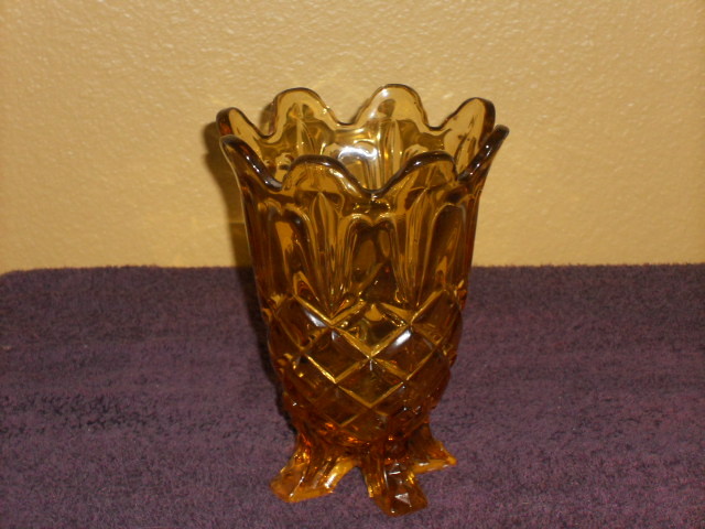 Amber glass vase Pattern and maker unknown??? - Glassware