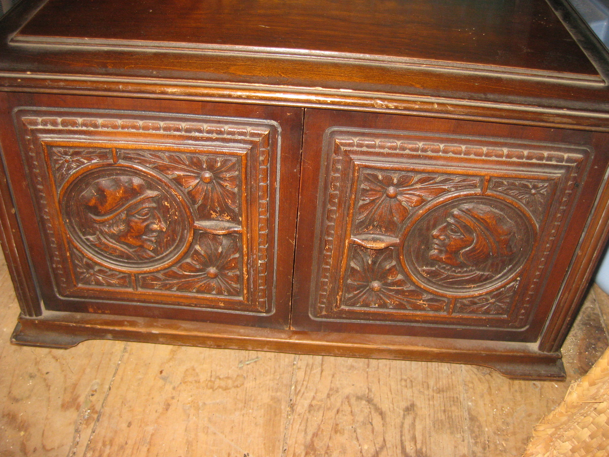old radios found in atttic/ GE with unique carving probably from the 30's - Radios