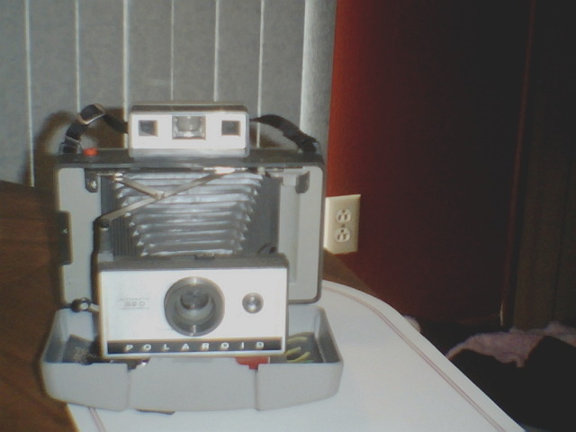 Polaroid Automatic 320 Land Camera