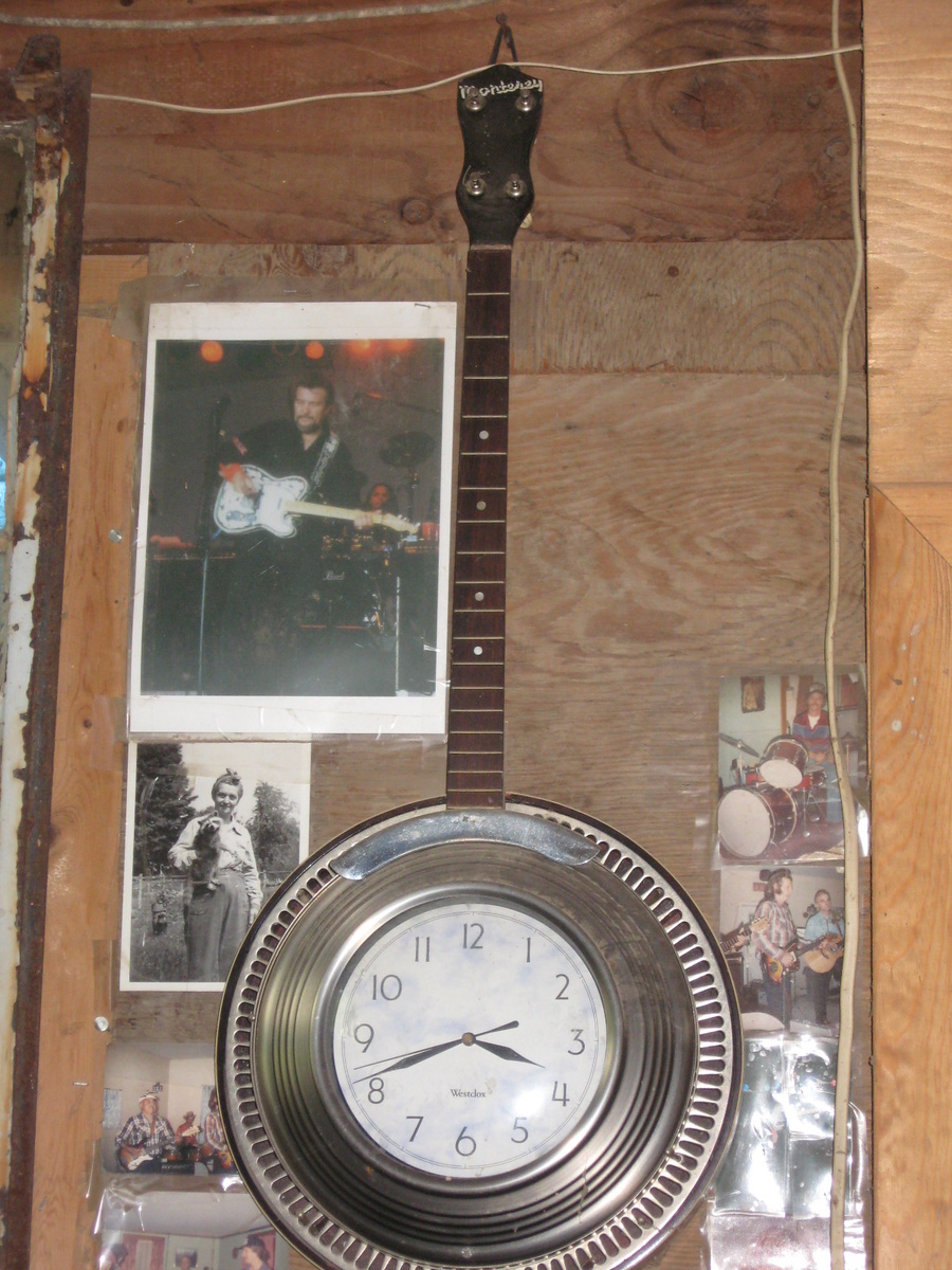 Banjo Clock - Clocks