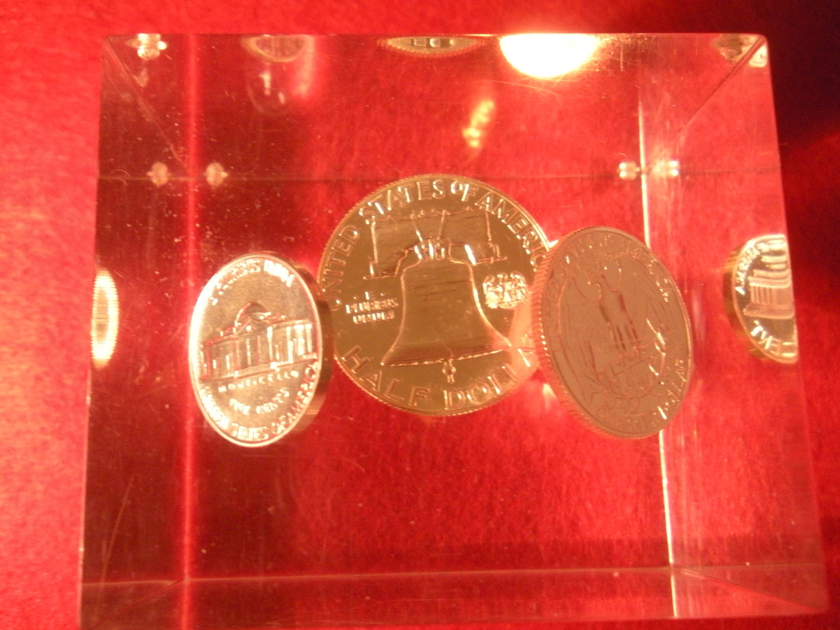 Encased coin paper weight with 1962 U.S. Coin Set with  coins from a penny, to the Franklin Half Dollar - 10, 25, & 50 R-Silver