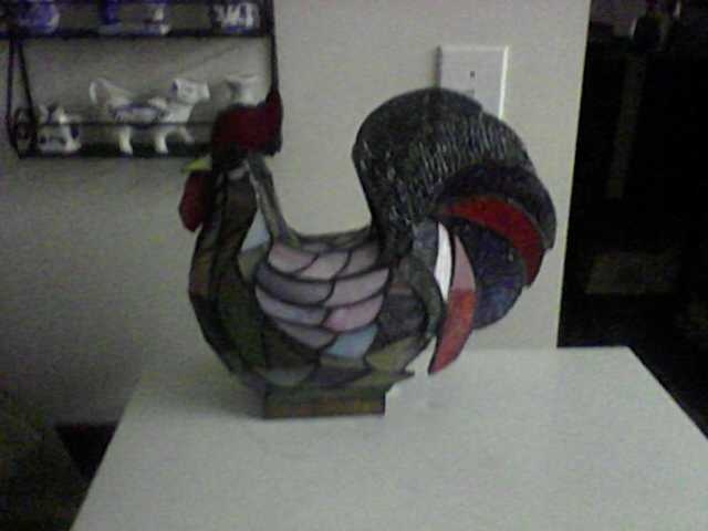 DALE TIFFANY STAINED GLSS ROOSTER LAMP