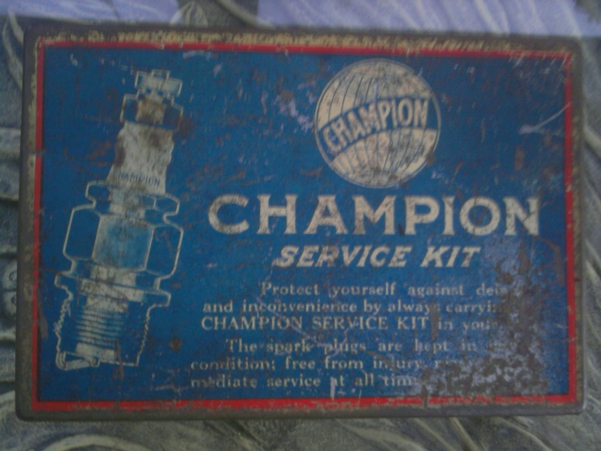 Champion Spark Plug Service Kit - Petroliana
