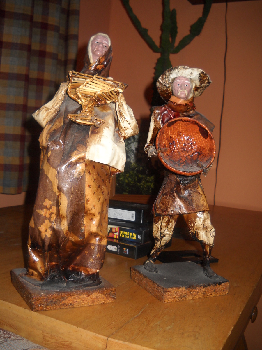 Man and woman paper mache dolls? - Dolls