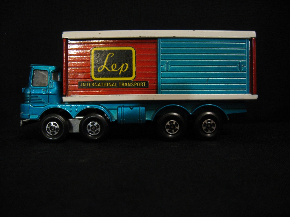 THIS IS FOR THE BOYS.......................... "MATCHBOX " SUPERKINGS K14 FEIGHT LINER MADE IN ENGLAND BY LESNEY /SCAMMELL - Model Cars