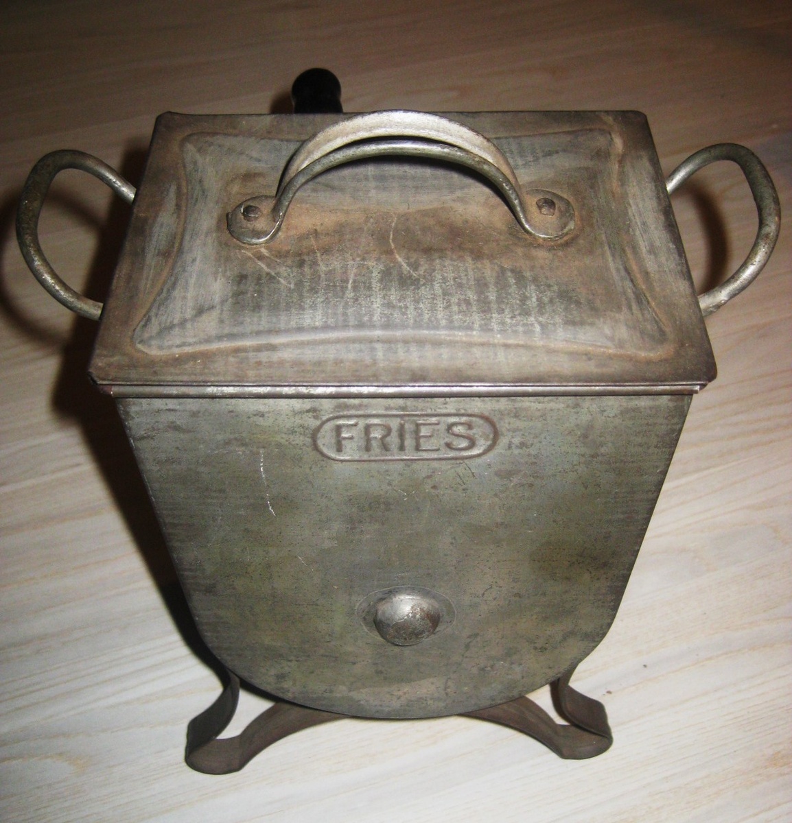 Fries  tin wear unknown use