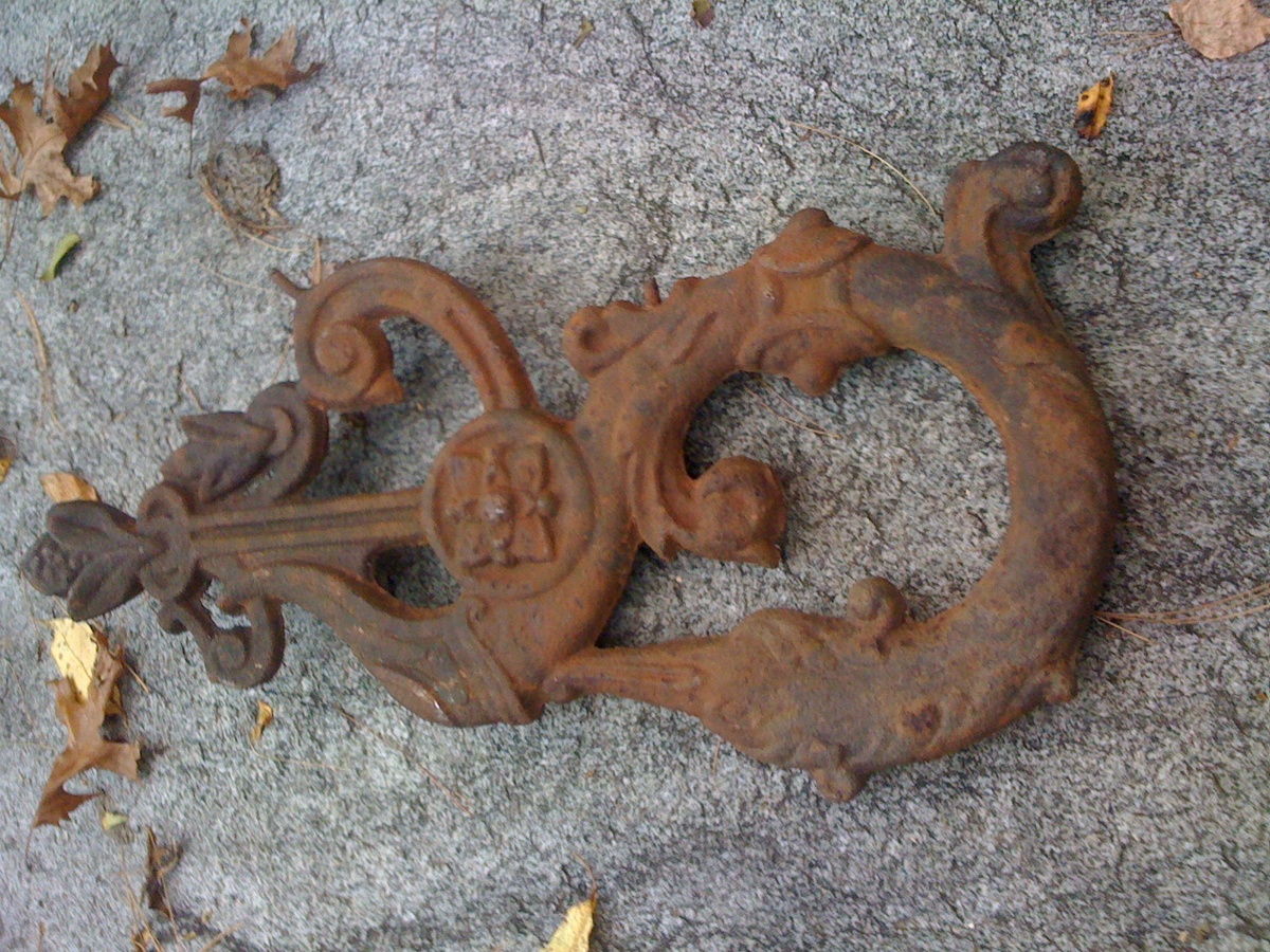 Antique cast - iron sculpture, Need some help with this one...