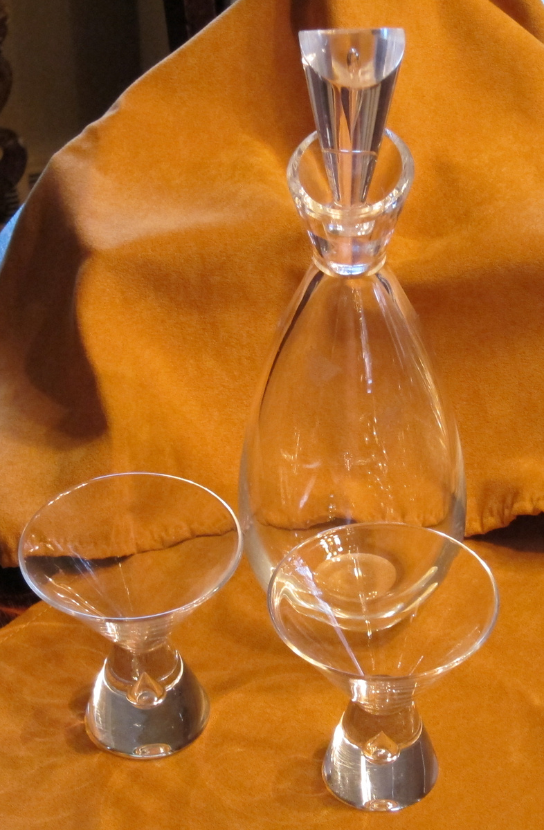 Steuben Teardrop Decanter w 2 Glasses
