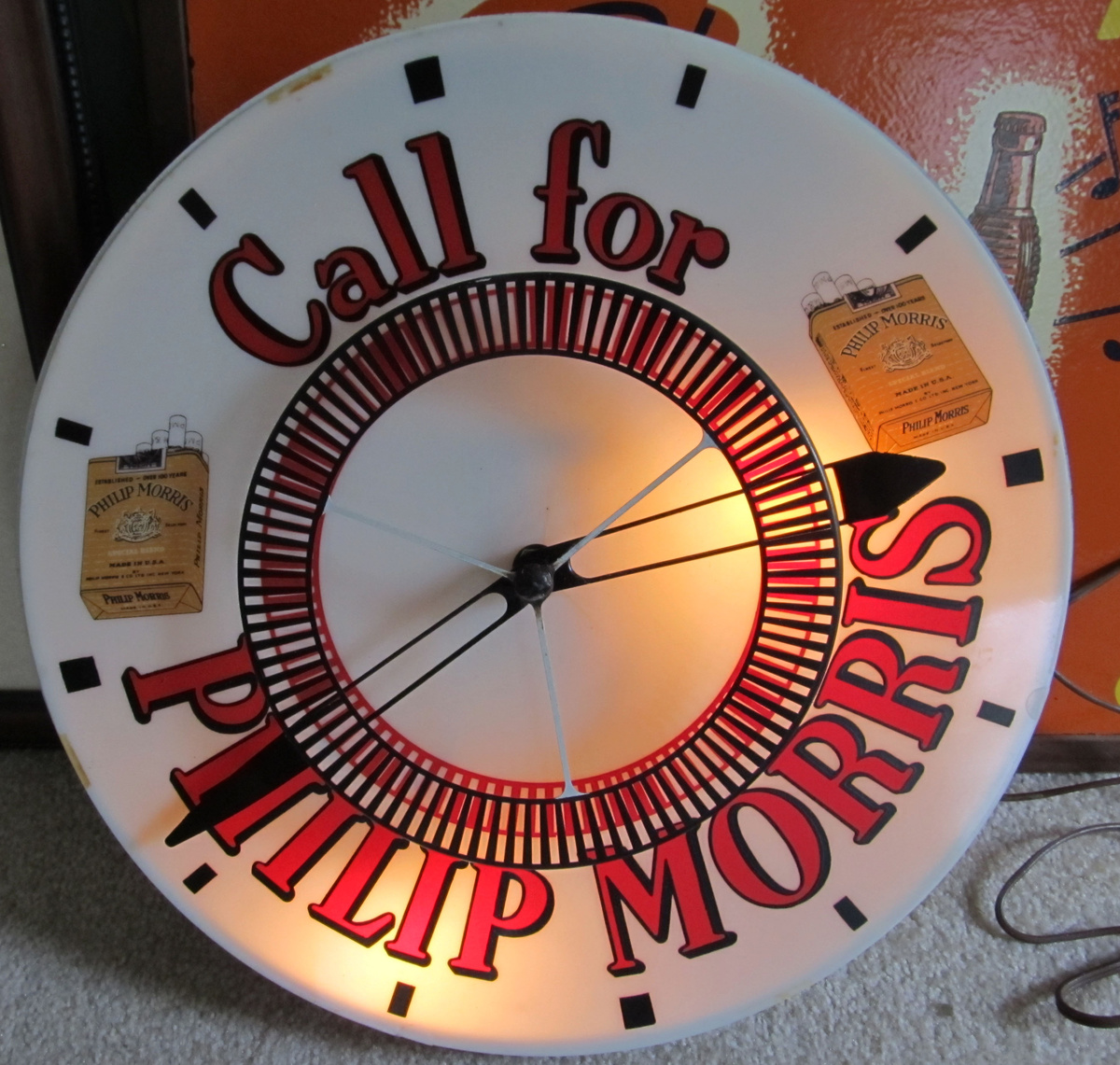 CALL FOR PHILLIP MORRIS CLOCK WITH SPINNER - Tobacciana