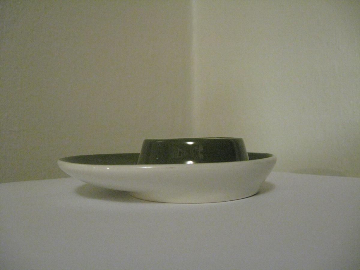 VINTAGE  FLINT - NORWAY   -  EGG HOLDER -F16630 - Kitchen