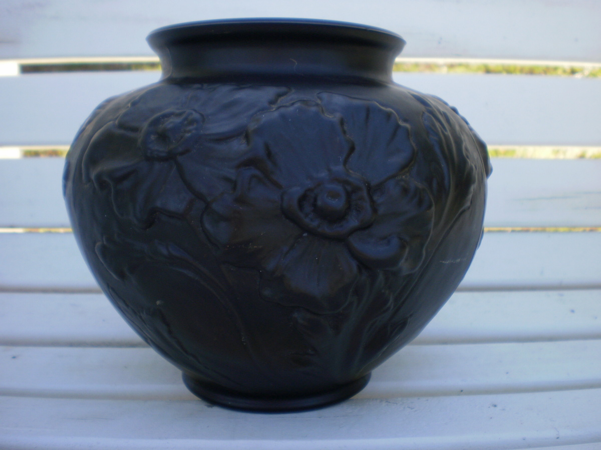 Today's Pick.... Vase - Art Glass