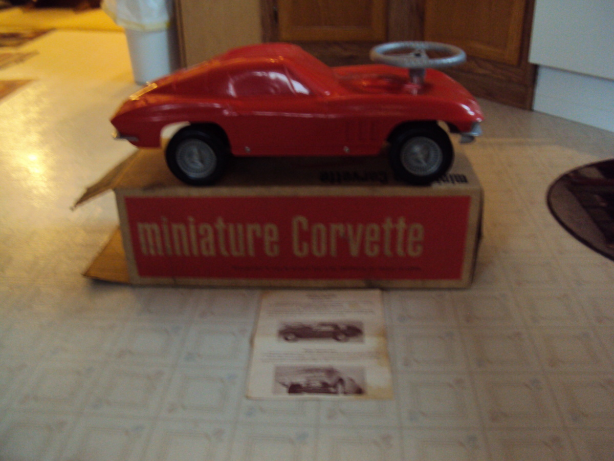 1966 corvette minature corvette promo toy car