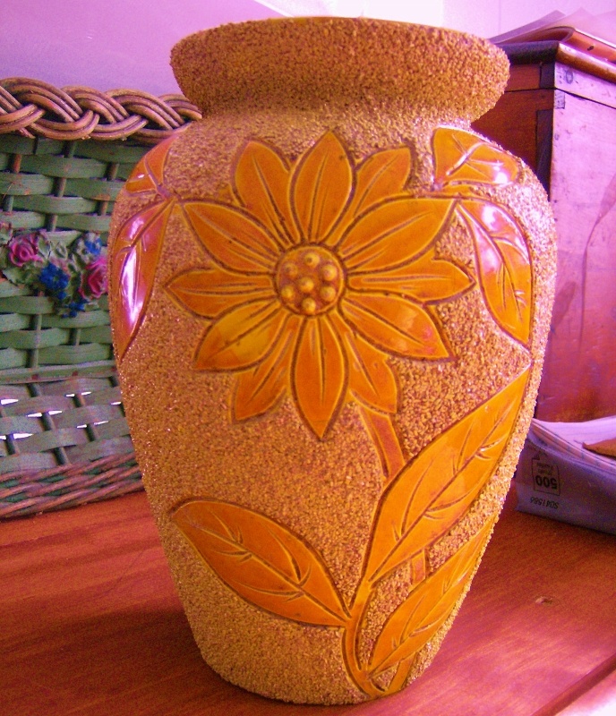 Sand Majolica Vase Mystery
