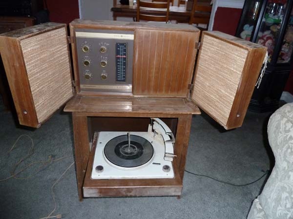 GE Stereophonic High Fidelity Stereo Phonograph - Radios