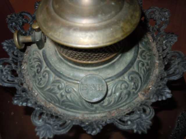 B & H Lamp