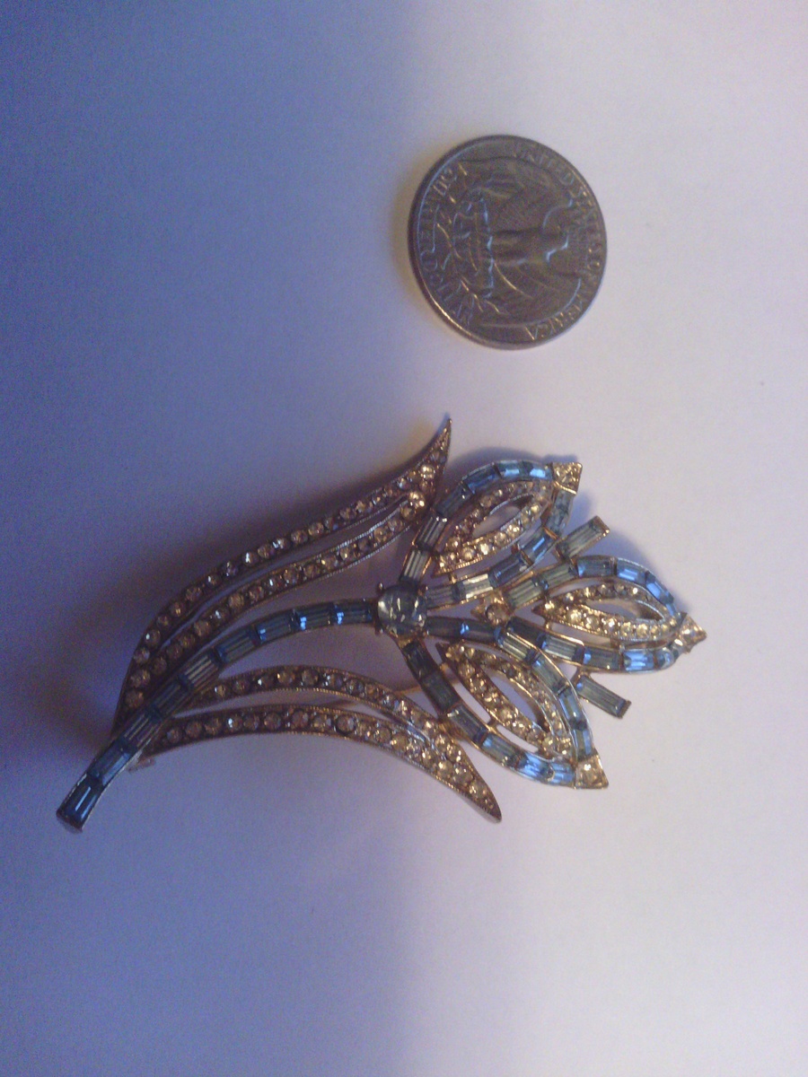 art deco flower?