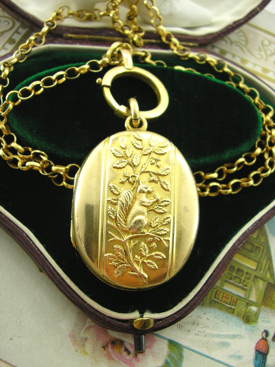 Sweet Victorian Pinchbeck Locket with Squirrel and Nut 
