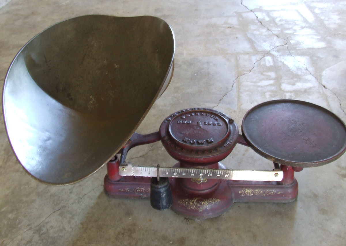 HOWE c1882 Hardware Store Scale
