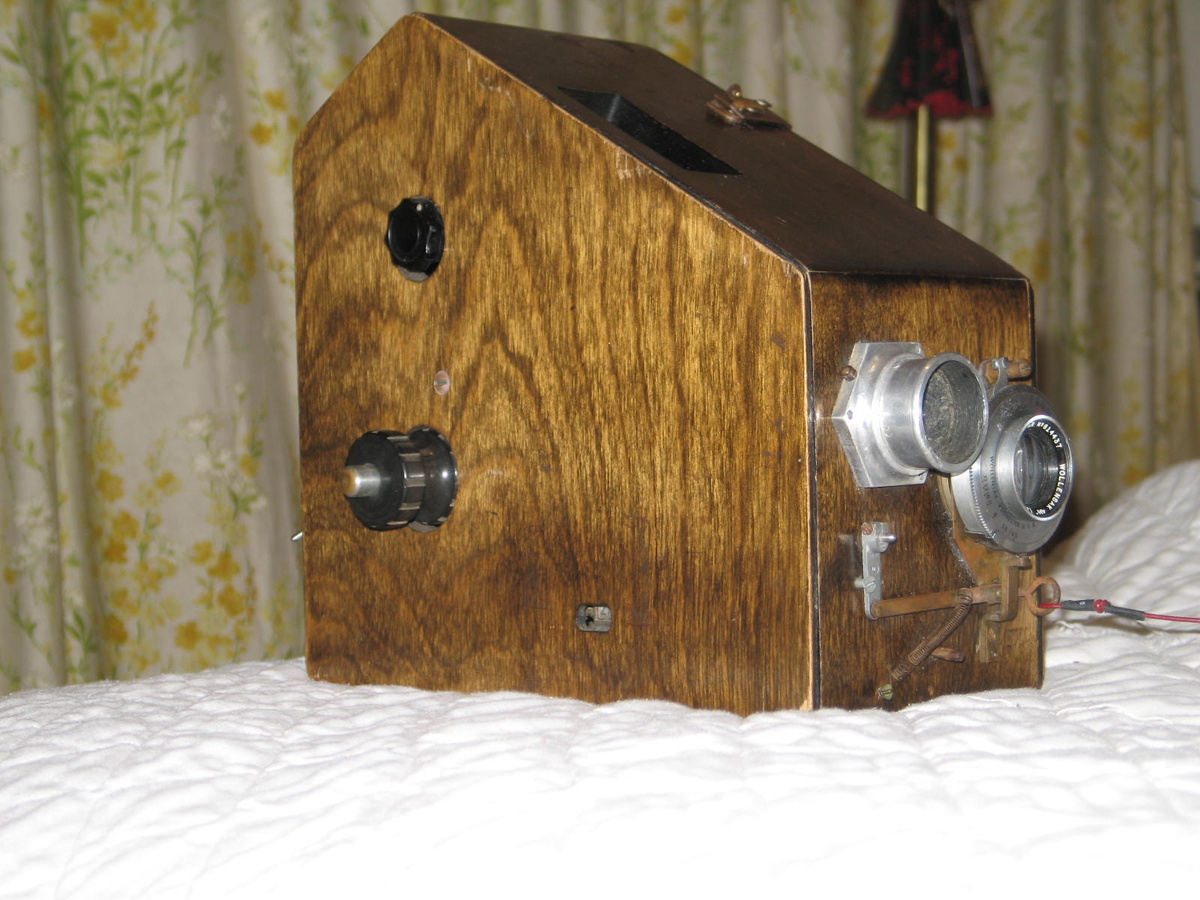 OLD WOOD CAMERA  CAM-O  US CAM-O CORP  KS CITY MISSOURI - Cameras