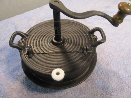 CAST IRON STIRRER, MIXER, GRINDER? - Kitchen