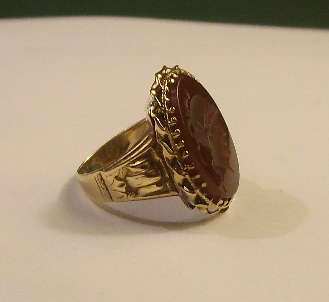 Vintage Mans Wine Cameo 14k Ring - Fine Jewelry
