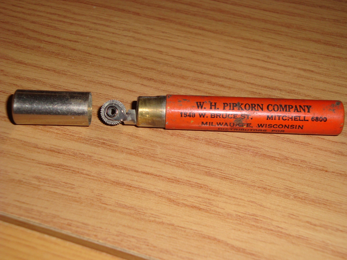 Pipkorn Lighter - Tobacciana
