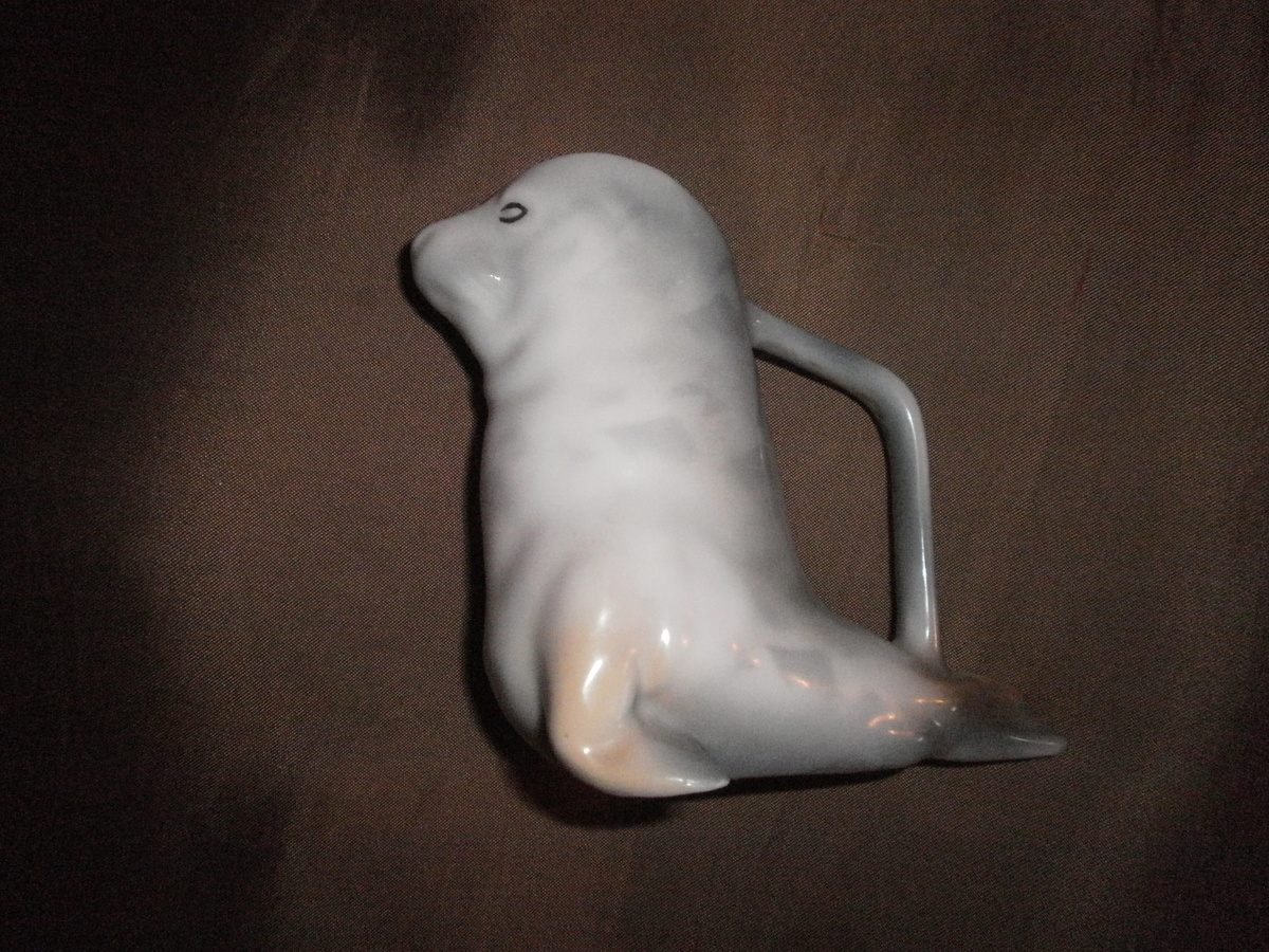 SEAL PUP CREAMER 4" - China and Dinnerware