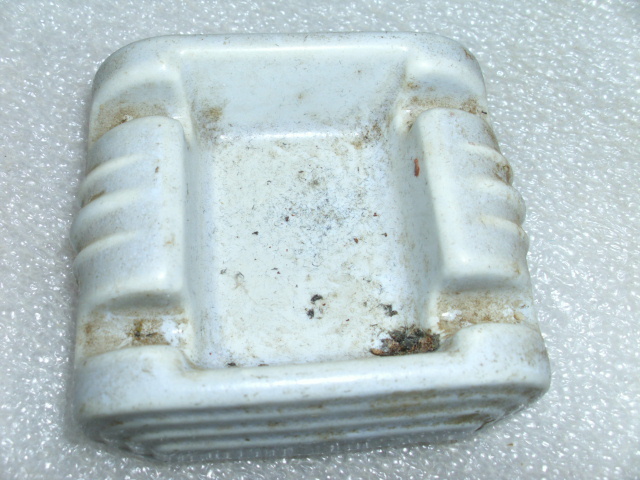 Porcelain Ash tray - Tobacciana
