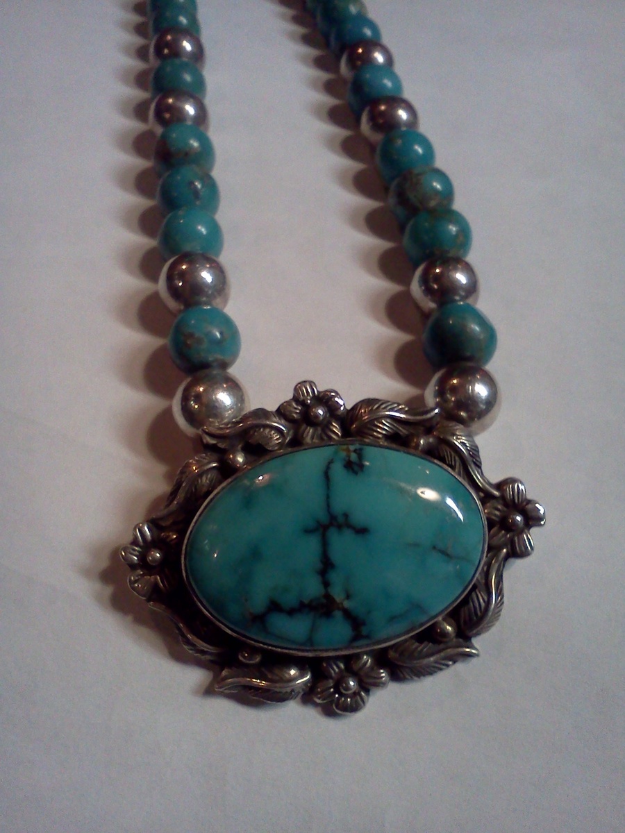 Tuquoise & sterling neckless