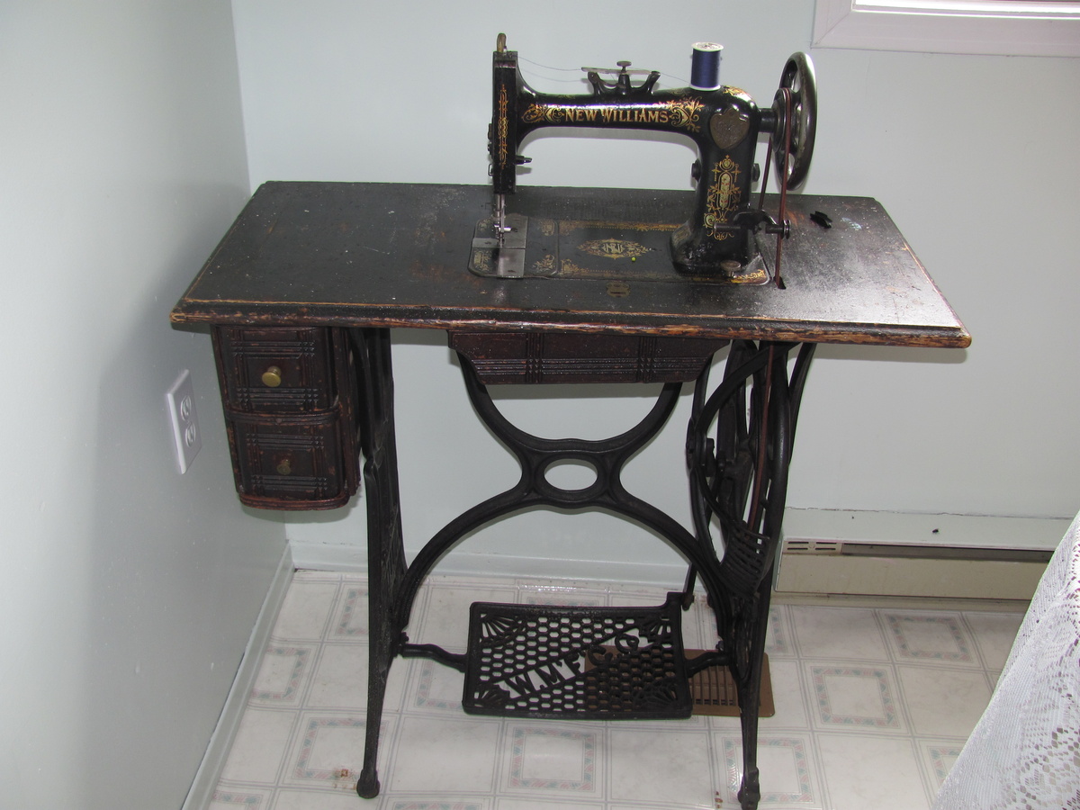 My moms favourite sewing machine - Sewing